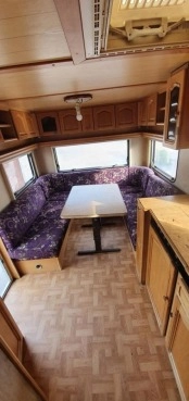                         Przyczepa kempingowa Knaus 1991 r. DMC 1300kg - zdjęcie 6
                        