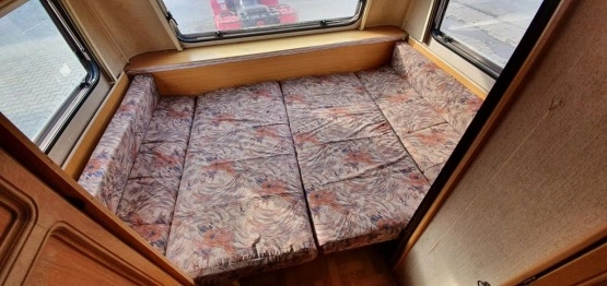                         Przyczepa kempingowa Knaus 1991 r. DMC 1300kg - zdjęcie 9
                        