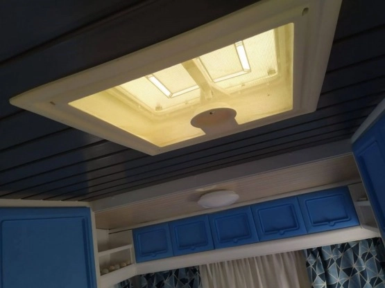                         Przyczepa Hobby 420 - zdjęcie 11
                        