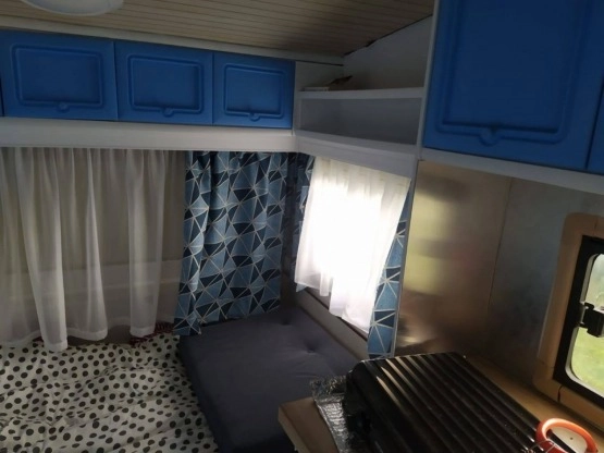                         Przyczepa Hobby 420 - zdjęcie 3
                        