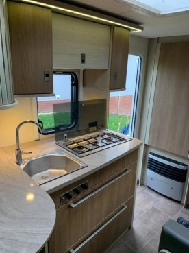                         Burstner Averso 450 - zdjęcie 4
                        