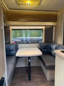                         Burstner Averso 450 - zdjęcie 9
                        