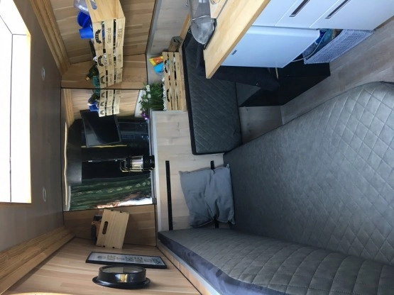                         Wyjątkowy kamper - zdjęcie 6
                        