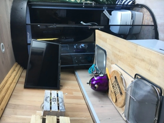                         Wyjątkowy kamper - zdjęcie 7
                        