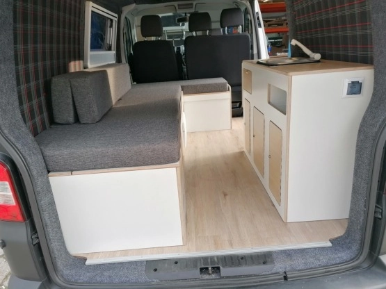                         Vw T5, Kamper - zdjęcie 11
                        