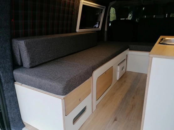                         Vw T5, Kamper - zdjęcie 14
                        