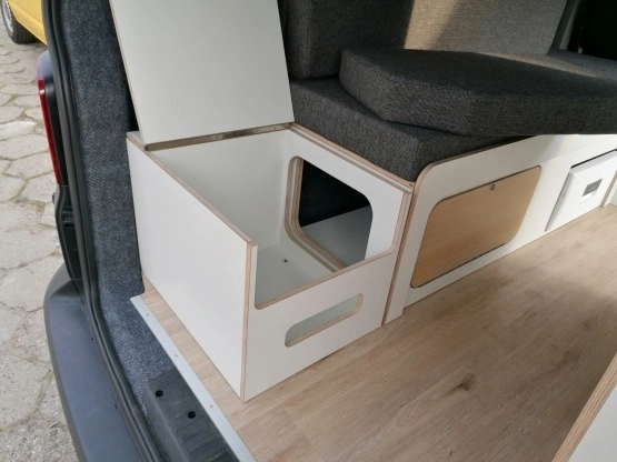                         Vw T5, Kamper - zdjęcie 6
                        