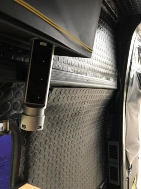                         Renault Trafic Kamper - zdjęcie 2
                        