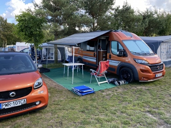                         Samochód kempingowy Adria Kastenwagen 640 SLX Maxi + Smart Cabrio ForTwo - zdjęcie 4
                        