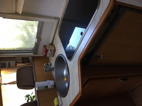                         Sprzedam kamper McLouis 7 osobowy doposażony - zdjęcie 11
                        
