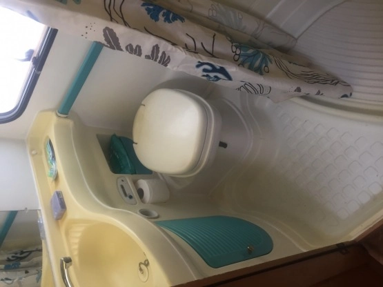                         Sprzedam kamper McLouis 7 osobowy doposażony - zdjęcie 15
                        