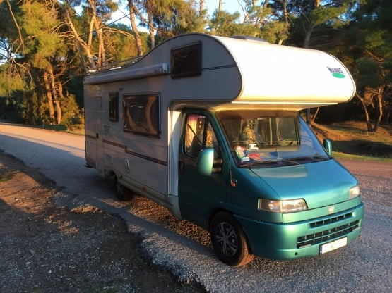                         Sprzedam kamper McLouis 7 osobowy doposażony - zdjęcie 1
                        