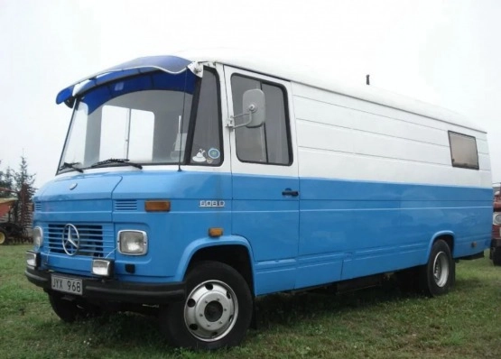                         Kamper Mercedes-Benz - zdjęcie 3
                        