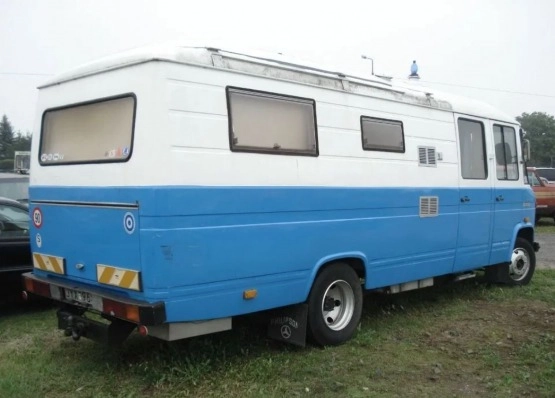                         Kamper Mercedes-Benz - zdjęcie 4
                        