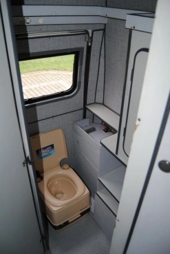                         MERCEDES MB100 Kamper Zarejestrowany! Sprawny! Klasyczny! Oryginalny! - zdjęcie 7
                        