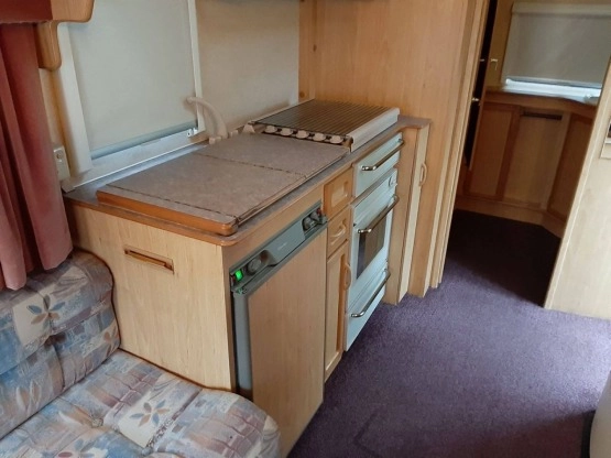                         Przyczepa Swift Jura z 1999 r. - zdjęcie 10
                        