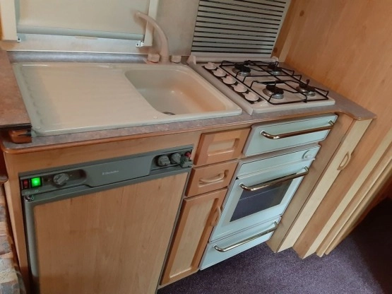                         Przyczepa Swift Jura z 1999 r. - zdjęcie 5
                        