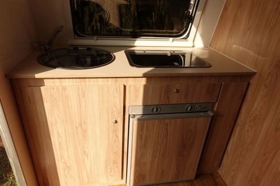                         Nowość Przyczepa NTL N-Sprint DMC750kg Prysznic Toaleta 3-osoby - zdjęcie 4
                        