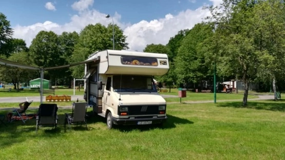                         Kamper Fiat Ducato zabudowa Dethleffs - zdjęcie 1
                        