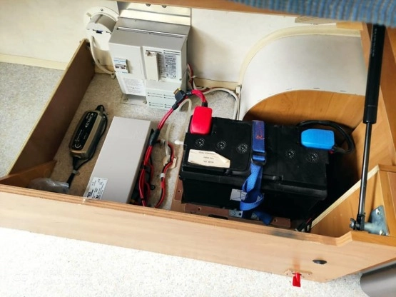                         Eriba Triton 420 GT - zdjęcie 11
                        