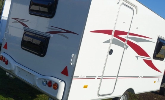                         Lazur Nowa 4 lub 6 os. przyczepa kempingowa lekka DMC 750kg Łóżka piętrowe. Ciepła izolacja - zdjęcie 2
                        