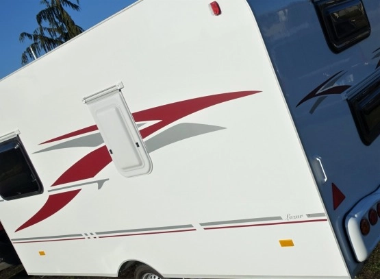                         Lazur Nowa 4 lub 6 os. przyczepa kempingowa lekka DMC 750kg Łóżka piętrowe. Ciepła izolacja - zdjęcie 5
                        