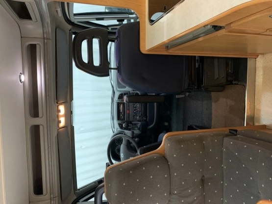                        Kamper Camper FIAT Ducato 2,8JTD model MONCAYO - 2004r. - zdjęcie 5
                        