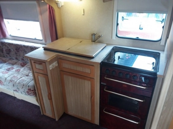                         Przyczepa kempingowa ELDDIS KNIGHTSBRIDDGE 1998r Prysznic, toaleta, przedsionek - zdjęcie 2
                        