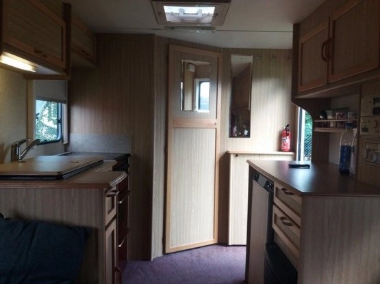                         Przyczepa kempingowa ELDDIS KNIGHTSBRIDDGE 1998r Prysznic, toaleta, przedsionek - zdjęcie 3
                        