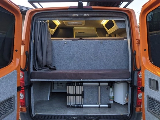                         Crafter 2010/19 2,5 Blue TDI Kamper, rej. 4 os., FV 23%, do negocjacji, stan idealny - zdjęcie 12
                        