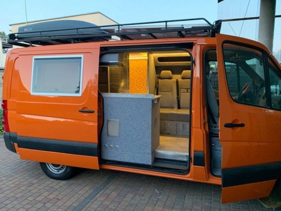                         Crafter 2010/19 2,5 Blue TDI Kamper, rej. 4 os., FV 23%, do negocjacji, stan idealny - zdjęcie 3
                        