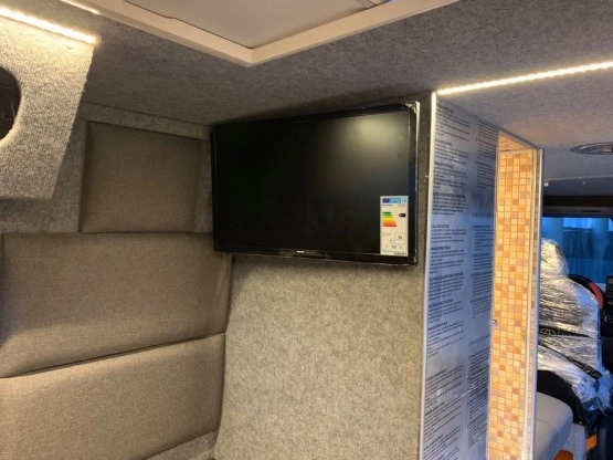                         Crafter 2010/19 2,5 Blue TDI Kamper, rej. 4 os., FV 23%, do negocjacji, stan idealny - zdjęcie 7
                        