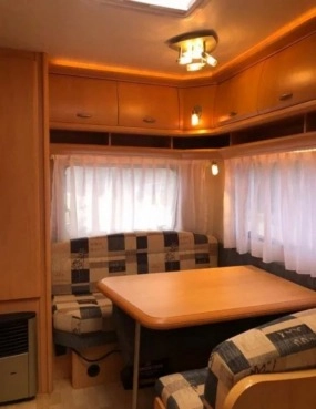                         Hobby De Luxe 440 - zdjęcie 13
                        