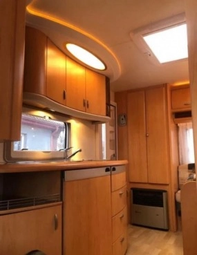                         Hobby De Luxe 440 - zdjęcie 14
                        