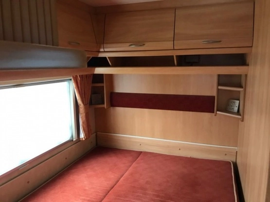                         Przyczepa - dwie sypialnie, łóżko małżeńskie, stan idealny - zdjęcie 12
                        