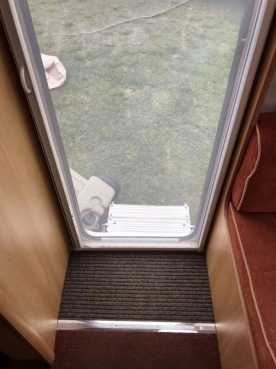                         Przyczepa - dwie sypialnie, łóżko małżeńskie, stan idealny - zdjęcie 20
                        