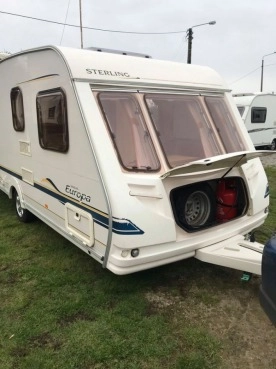                         Przyczepa - dwie sypialnie, łóżko małżeńskie, stan idealny - zdjęcie 24
                        