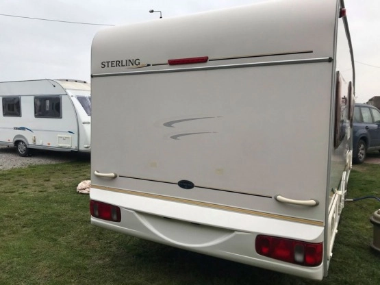                         Przyczepa - dwie sypialnie, łóżko małżeńskie, stan idealny - zdjęcie 3
                        