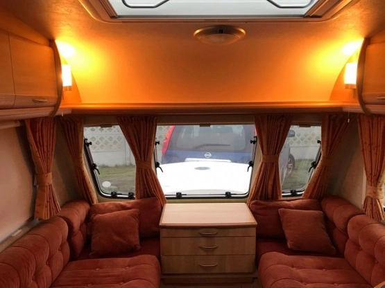                         Przyczepa - dwie sypialnie, łóżko małżeńskie, stan idealny - zdjęcie 6
                        