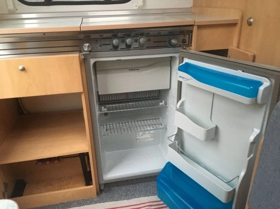                         Burstner Fun 400 TS - zdjęcie 10
                        