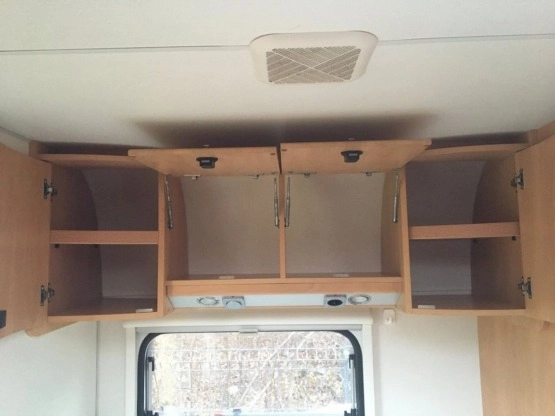                         Burstner Fun 400 TS - zdjęcie 26
                        