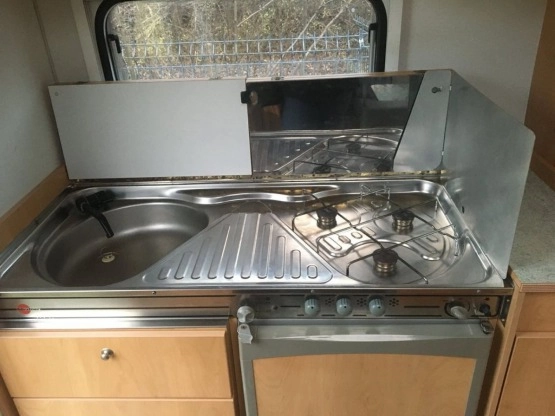                         Burstner Fun 400 TS - zdjęcie 9
                        