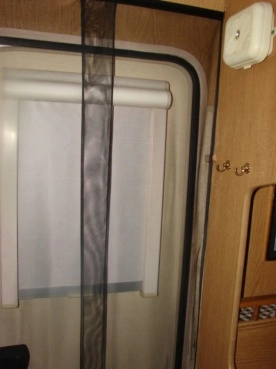                         Ładna Przyczepa Abi PRESTIGE Bogate Wyposażenie Zarejestowana - zdjęcie 19
                        