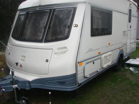                         Ładna Przyczepa Abi PRESTIGE Bogate Wyposażenie Zarejestowana - zdjęcie 1
                        