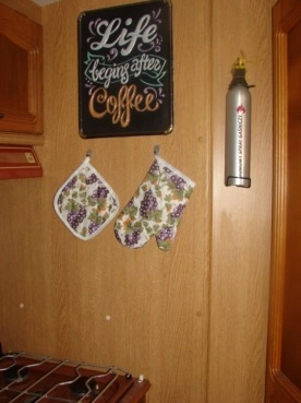                         Ładna Przyczepa Abi PRESTIGE Bogate Wyposażenie Zarejestowana - zdjęcie 8
                        