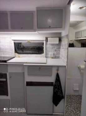                         Przyczepa Avondale odświeżona - zdjęcie 10
                        