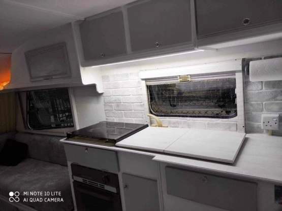                         Przyczepa Avondale odświeżona - zdjęcie 8
                        