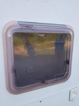                         Knaus 500, dmc 1500 kg, rok 2001 - zdjęcie 4
                        