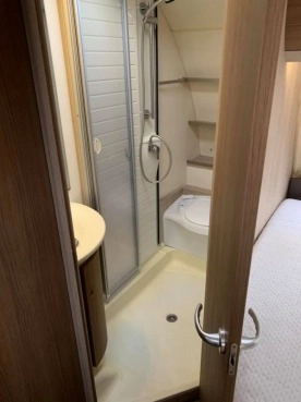                         Burstner Averso 450, solar - zdjęcie 2
                        