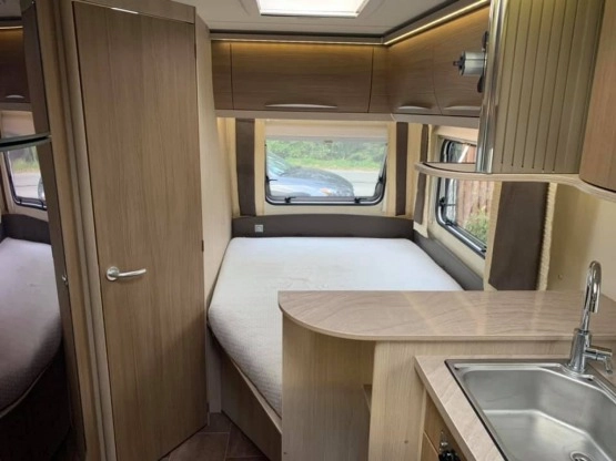                         Burstner Averso 450, solar - zdjęcie 4
                        